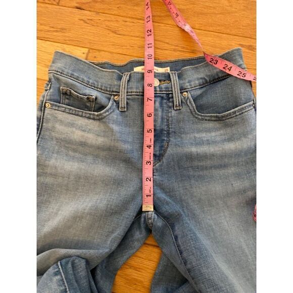 Levi's 312 Shaping Slim light wash juniors mid rise skinny jeans size 25 - Picture 8 of 9